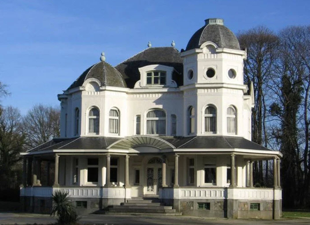 Castle Leva, Belgium
